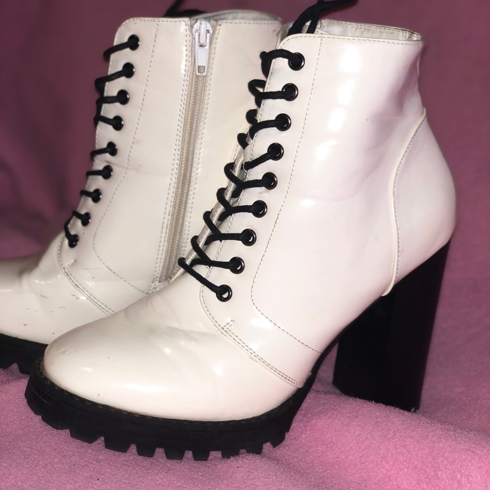 Size 8 white heels, rarely worn - Picture 2 of 2